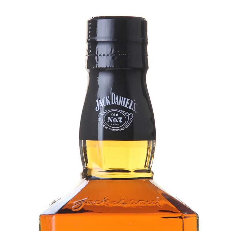 Low price High quality glass bottle deluxe Aromatic whisky Tennessee black label whisky