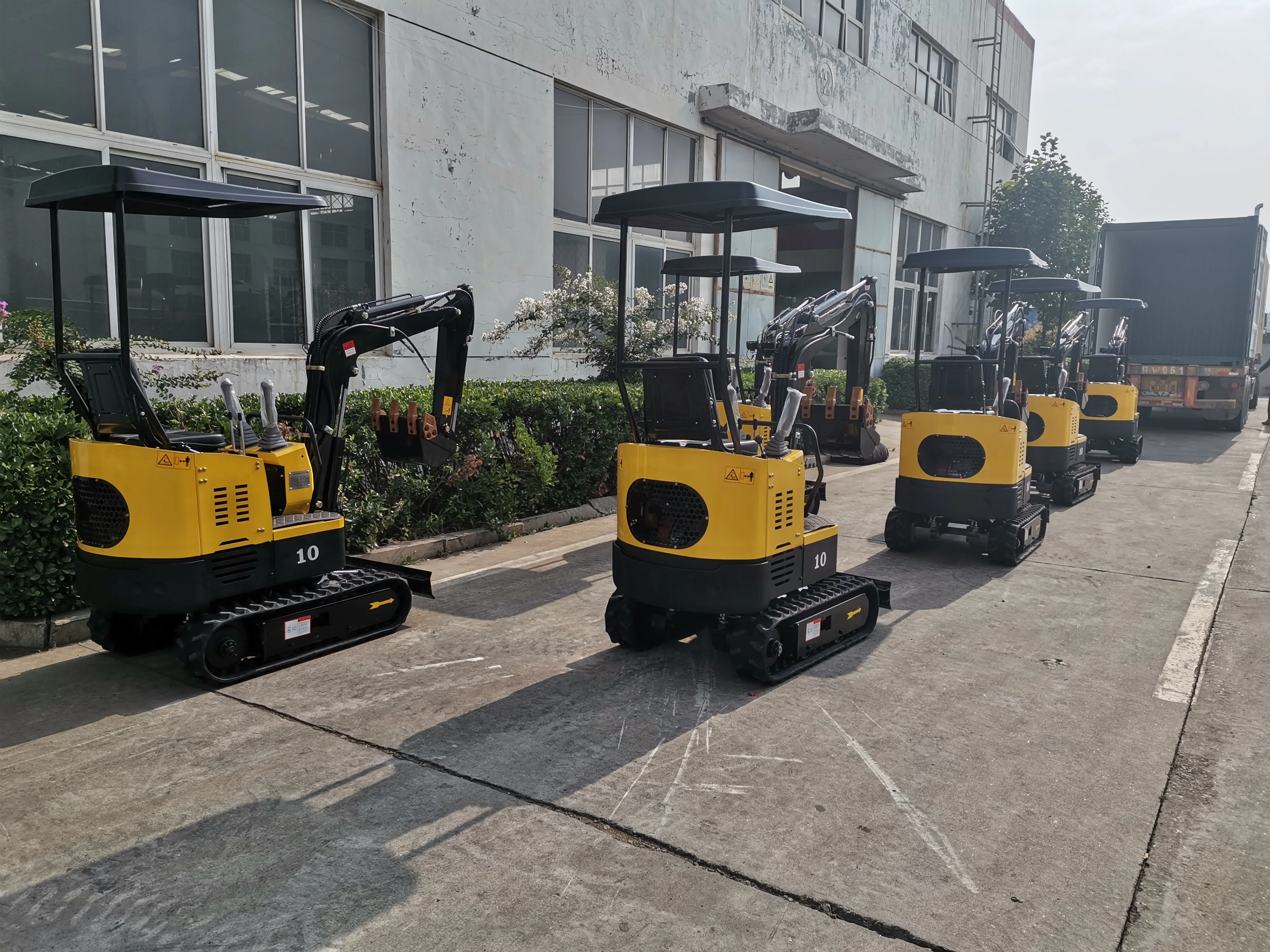 Shandong CNMC 1.2 T Small Garden Digging Machine/China Full Hydraulic Mini Excavators