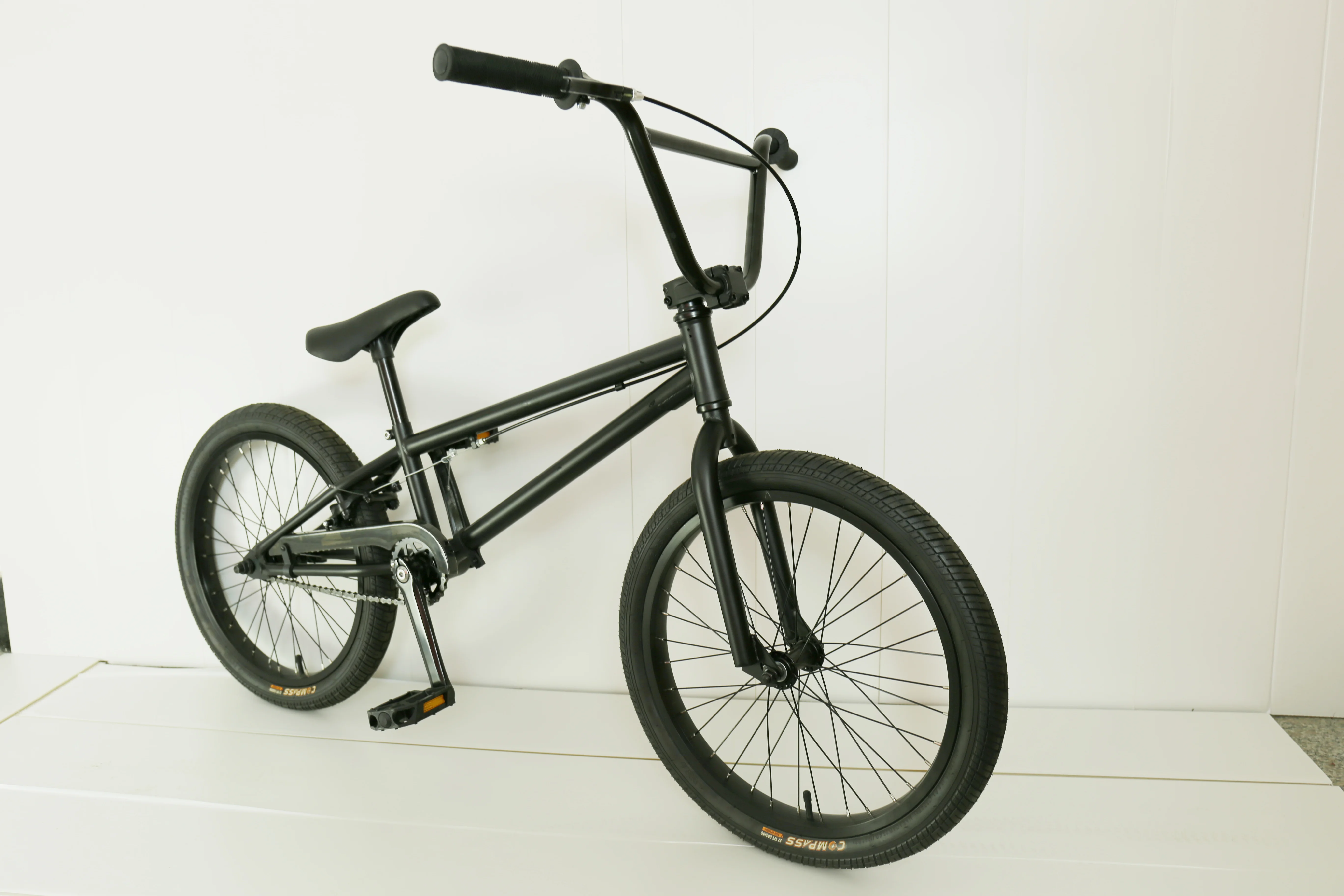 Good quality 26 / 27.5 / 29 inch wheelie BMX bike for street with 3.0 tires