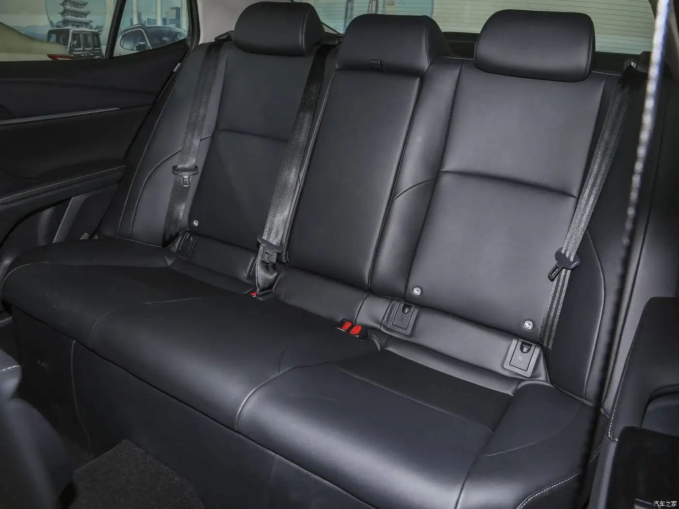2024 Toyota Camry Elite Sedan FWD Hybrid 2.0L 152PS L4 R17 112kW/188Nm Fabric Seats LHD Used Car for Sale