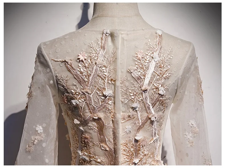 Кружевное платье-макси цвета слоновой кости с длинными рукавами и круглым вырезом