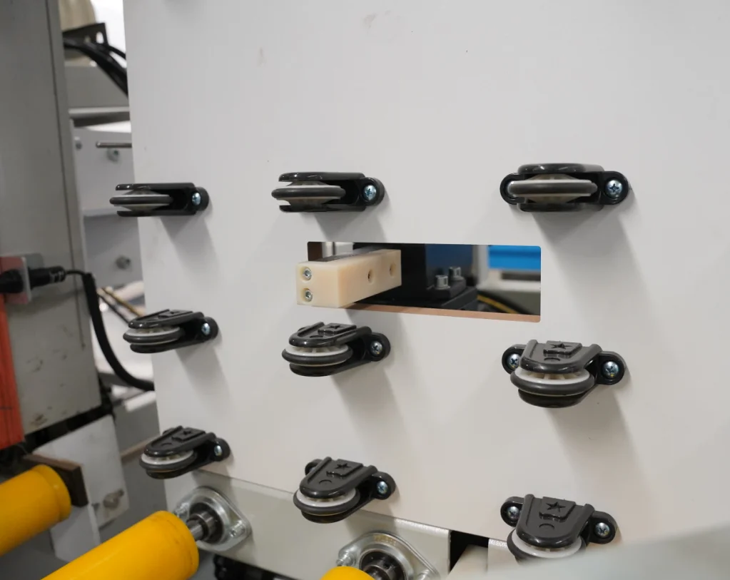 Automatic Vertical Insulating Glass Production Line Sealing Robot Machine