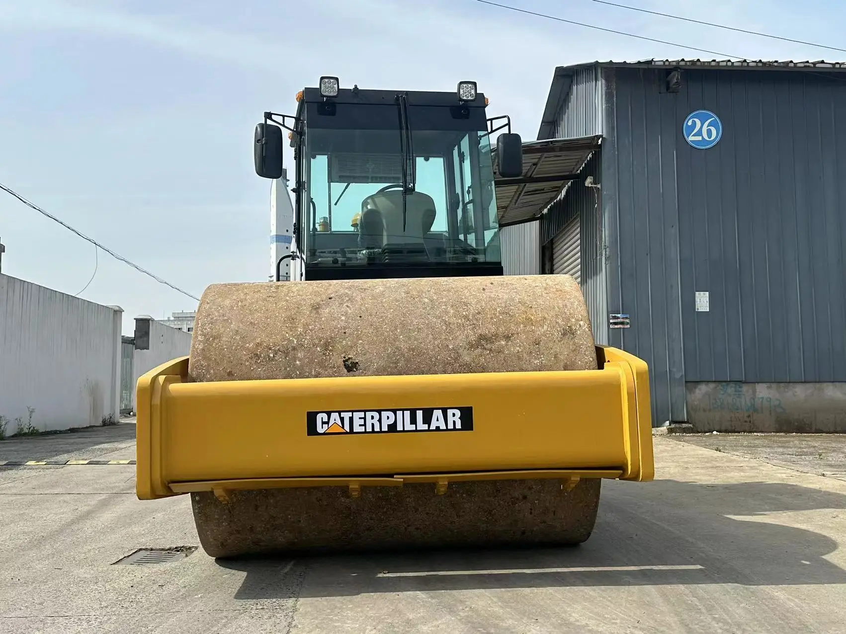 Japan Road roller compactor used Caterpillar CS683 CS583 for sale