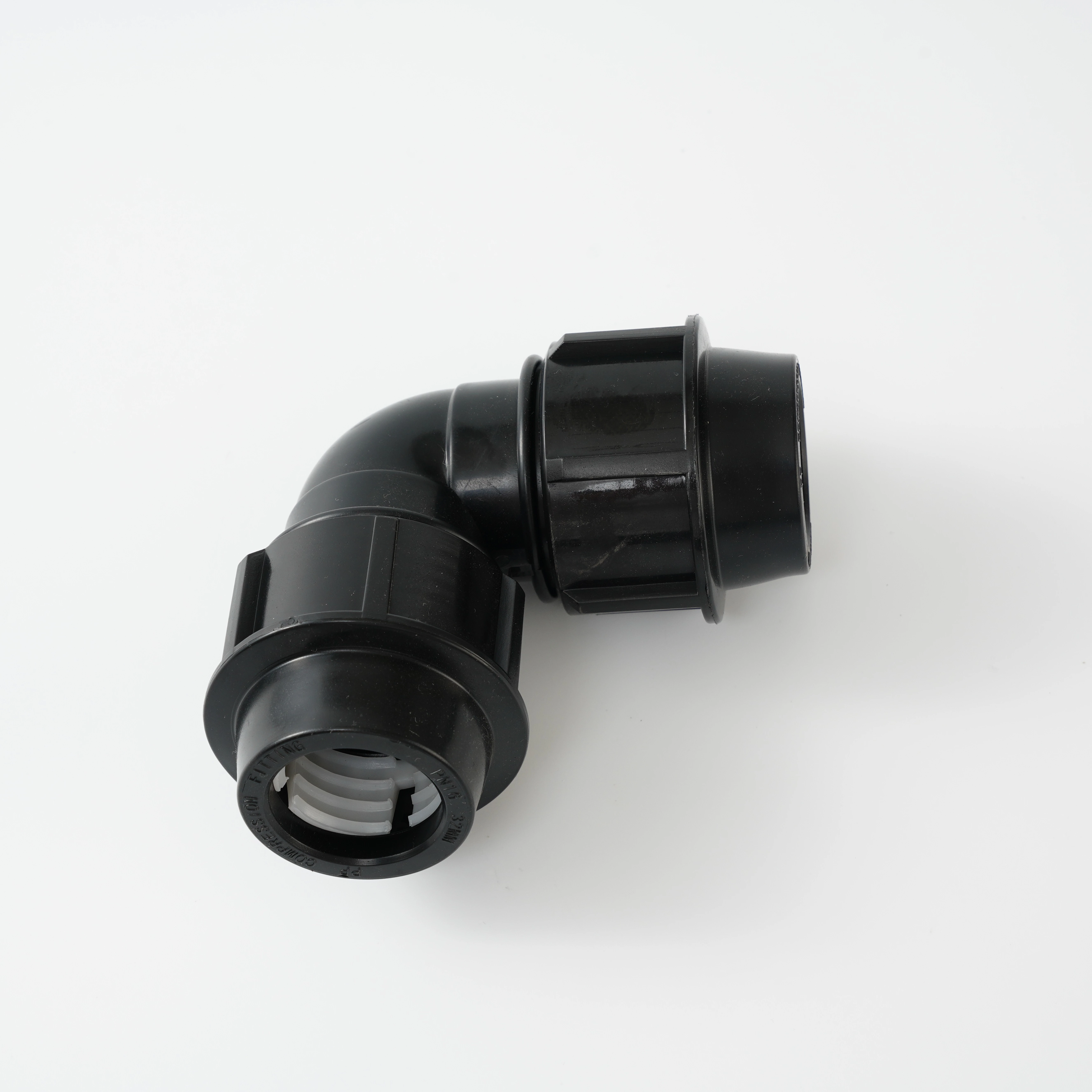 Black Elbow Sprinkler Joint Is Connected to Pe Pipe Sprinkler