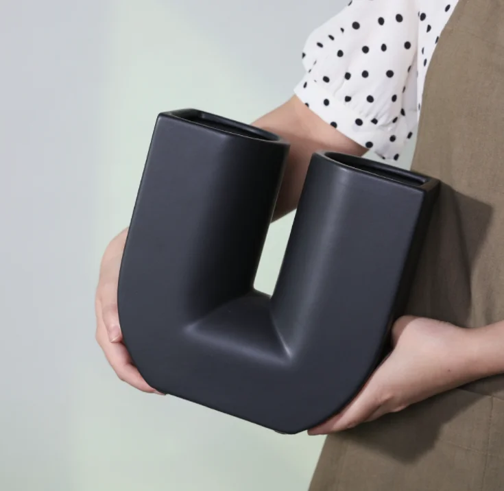 2023 Home Decor Matte U Tube Black Ceramic Flower Vase for Living Room Decoration