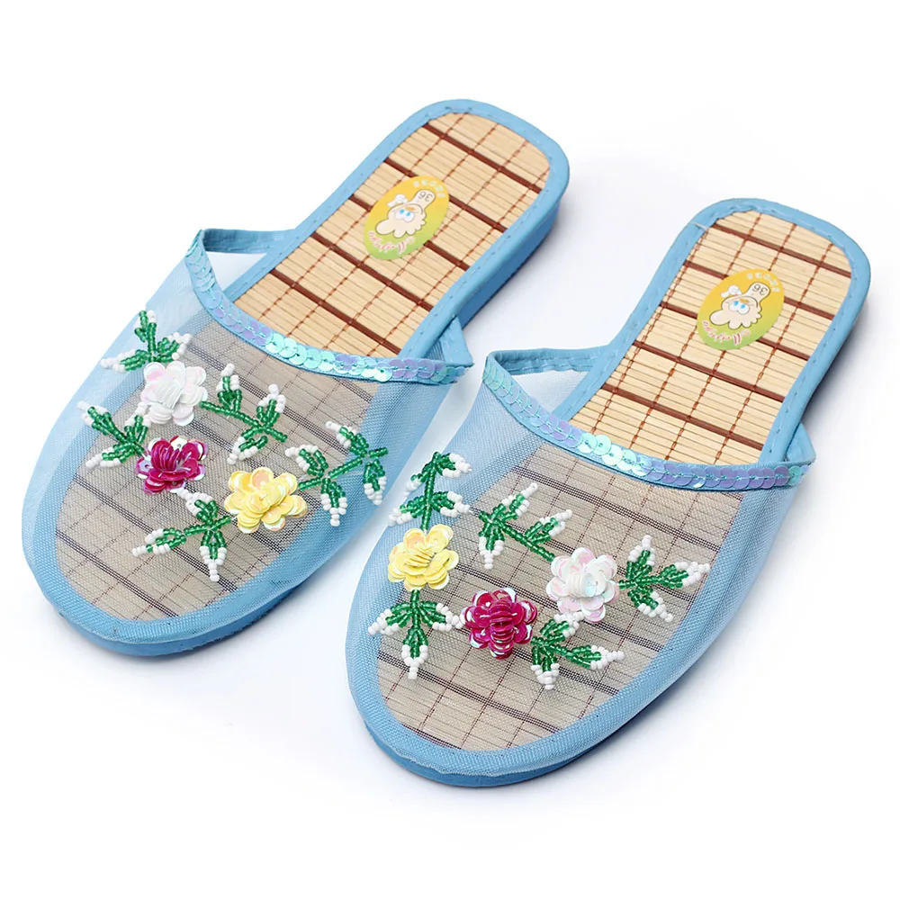 Summer refreshing and breathable home sandals creative embroidery flower mesh slippers