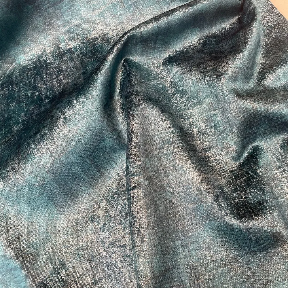 Новый дизайн Высококачественная бархатная фольга с тиснением из 100% полиэстера