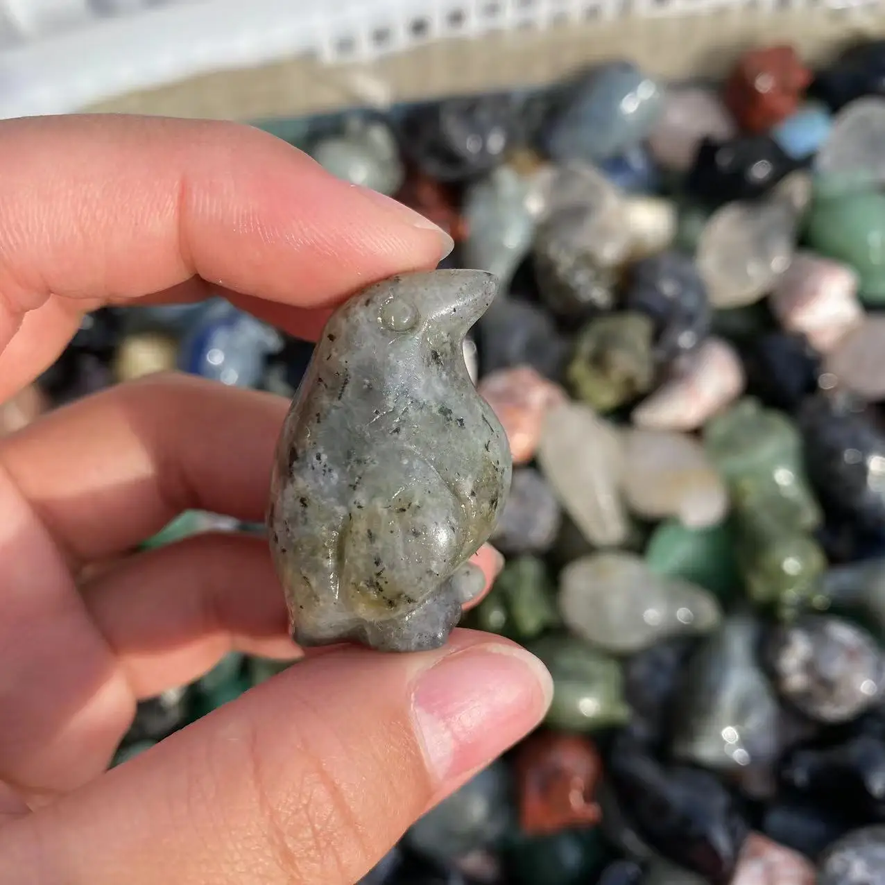 Wholesale Price Crystal Animal Carvings Cave Fluorite Black Obsidian Pyrite Stone Bird Carvings For Decoration