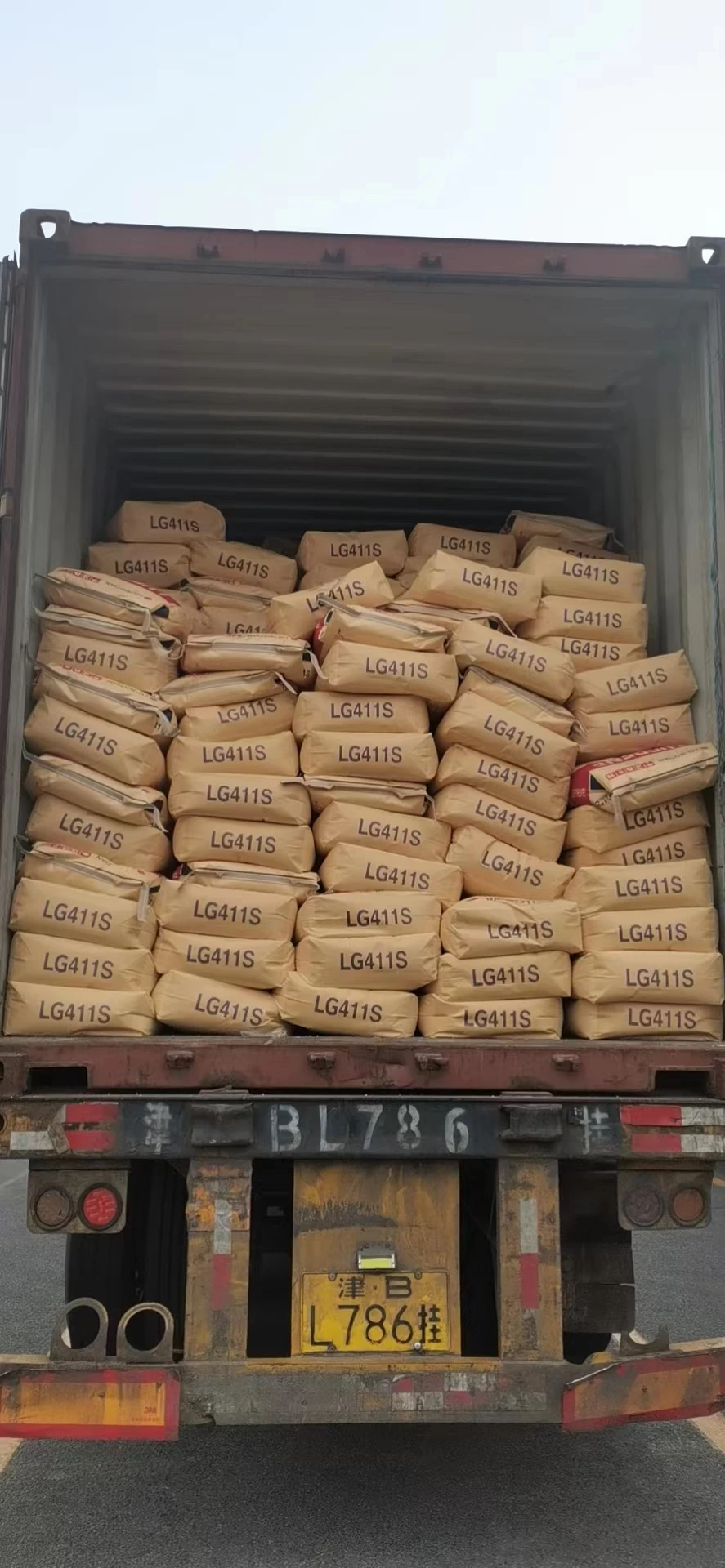 Прямые продажи промышленного класса термопластичный стирол-бутадиен-стирол LG411 для асфальтового модифицированного водонепроницаемого рулона подошвы LG Chem