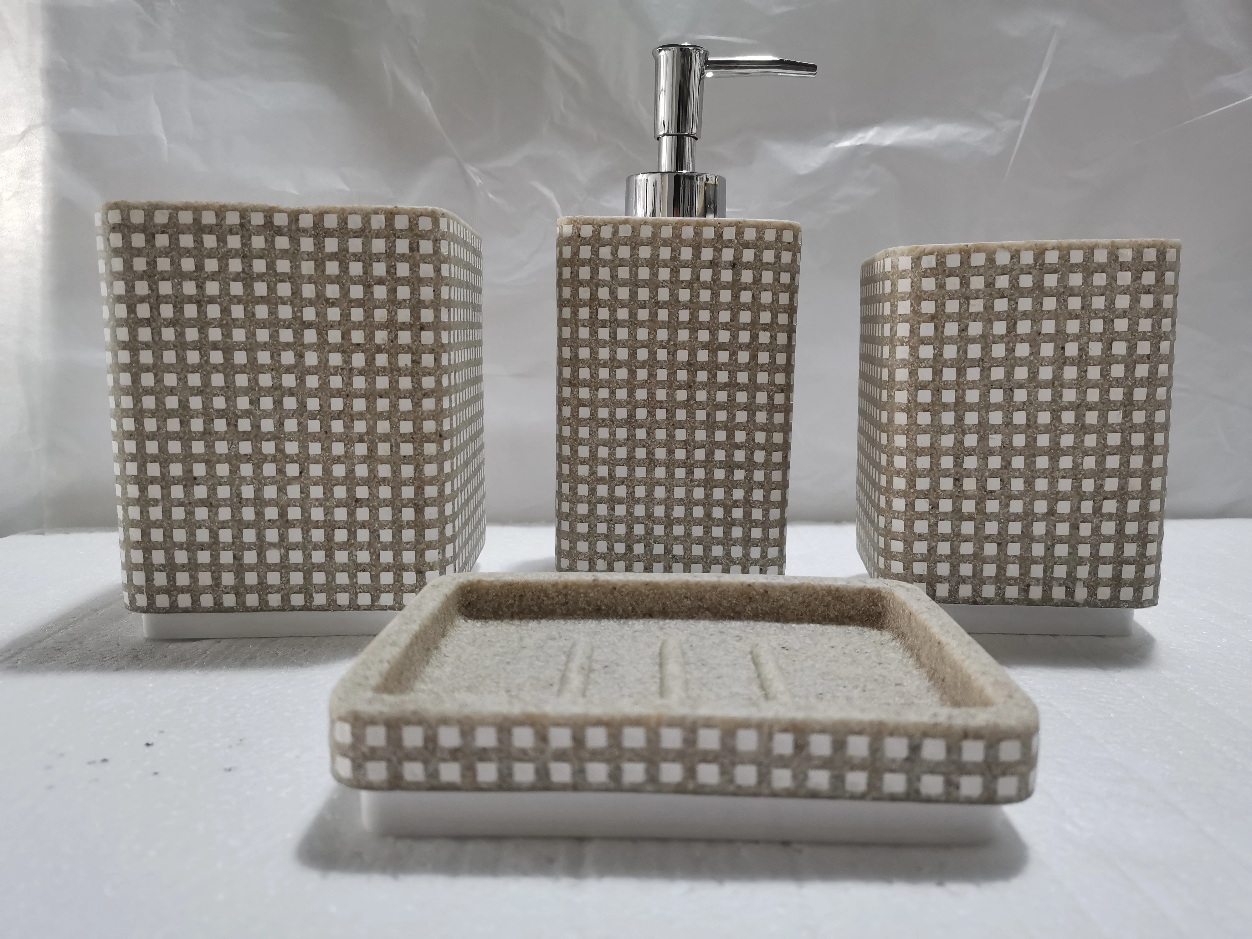 Cheap black Sandstone effect Polyresin Bathroom Set