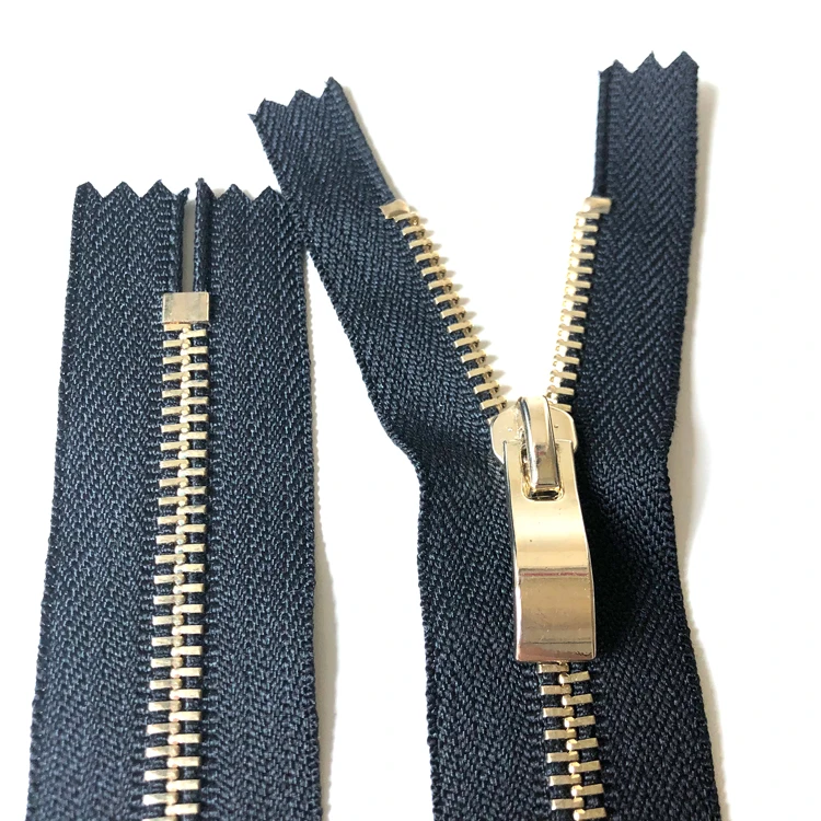 Металлическая молния с золотистыми зубцами Junye 5 # на заказ с блестящим золотистым съемником для одежды