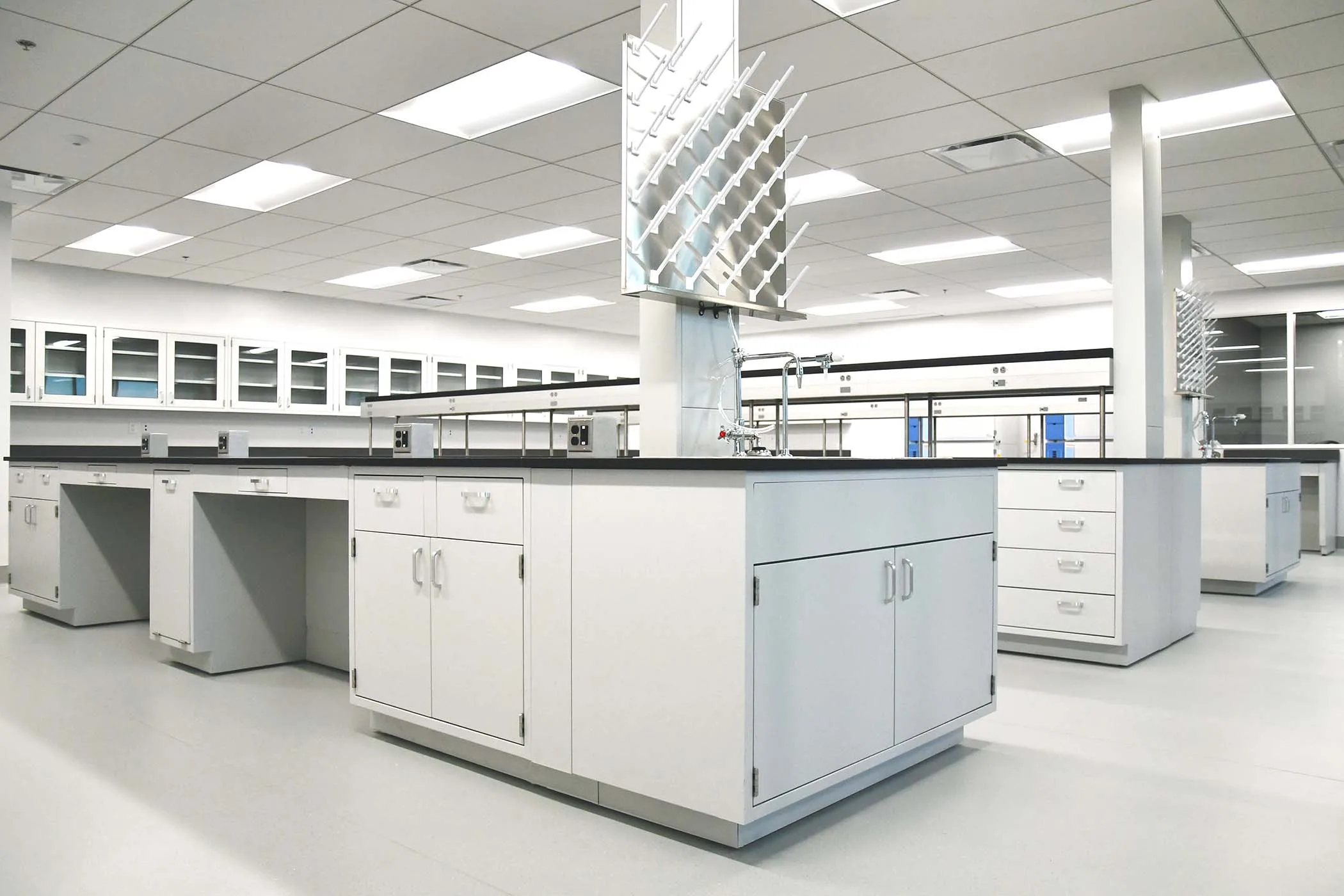 High Temperature Resistance Chemical Lab Bench with Phenolic Resin Worktop Lab Furniture