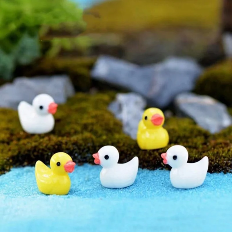Cute Mini Resin Ducks Ornament Miniature Figures Tiny Resin Ducks Handicraft Micro Animals Landscape Garden Decoration