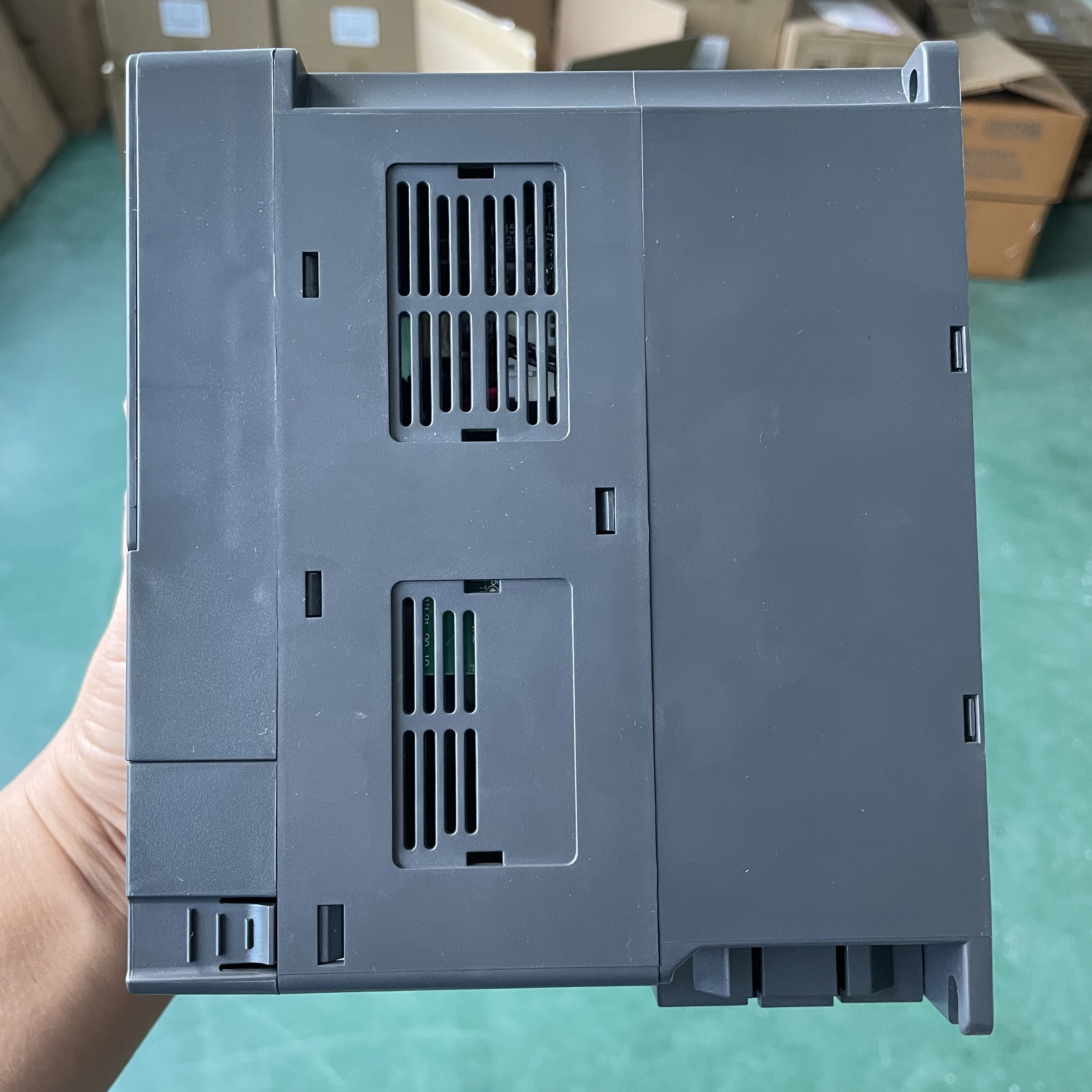 MPPT солнечный vfd однофазный 0,75 кВт 1.5кВт 2.2квт солнечный насос инвертор 3hp регулятор частоты насоса