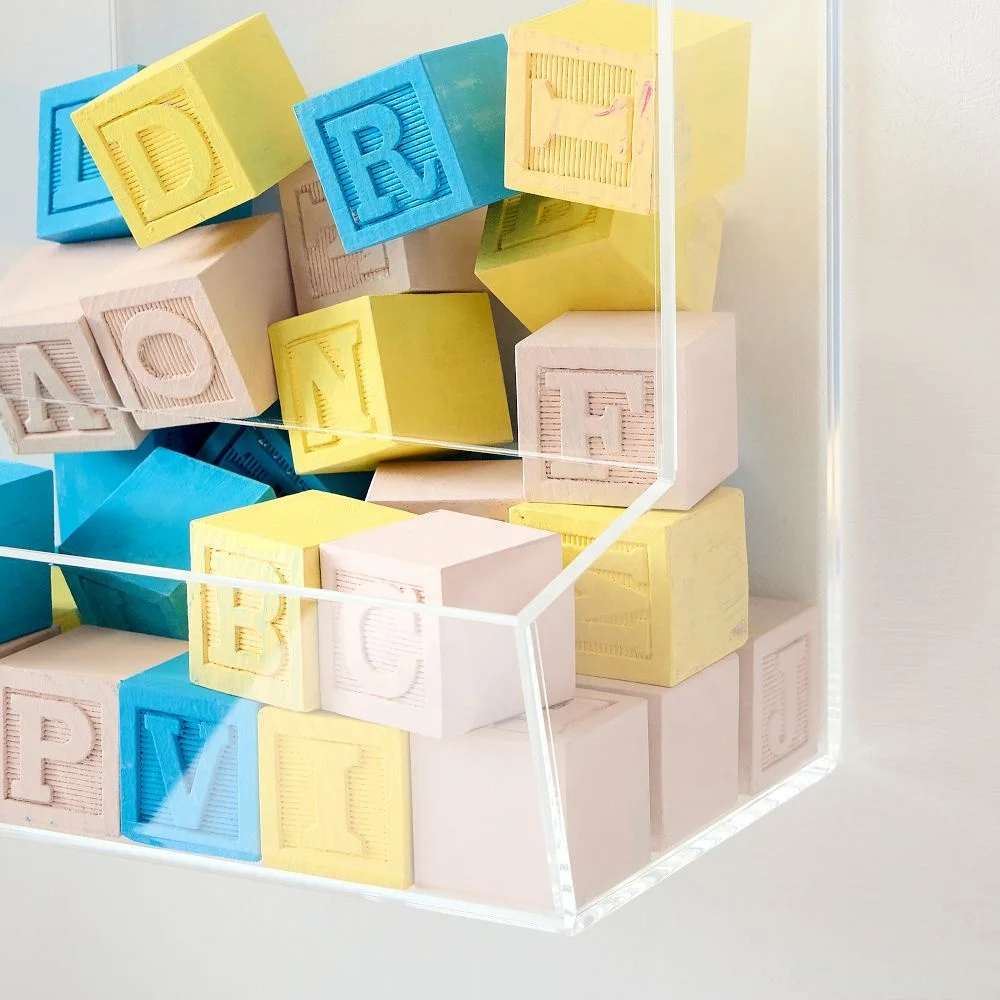 OEM customized Acrylic Wall Toy Dispenser