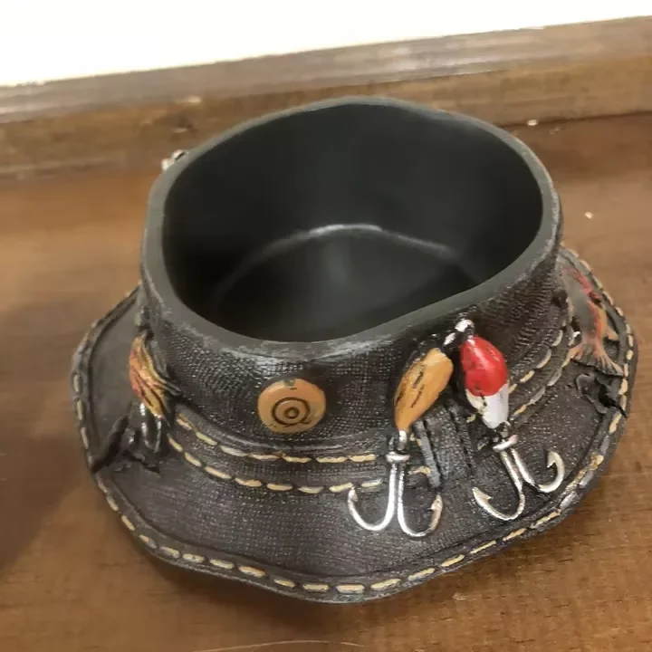 Hot Sale Hat Fishing Gear Tackle Lure Fisherman Ashtray Trinket Resin Material Cigarette Ash Tray Home Ornament Cigar Ashtray