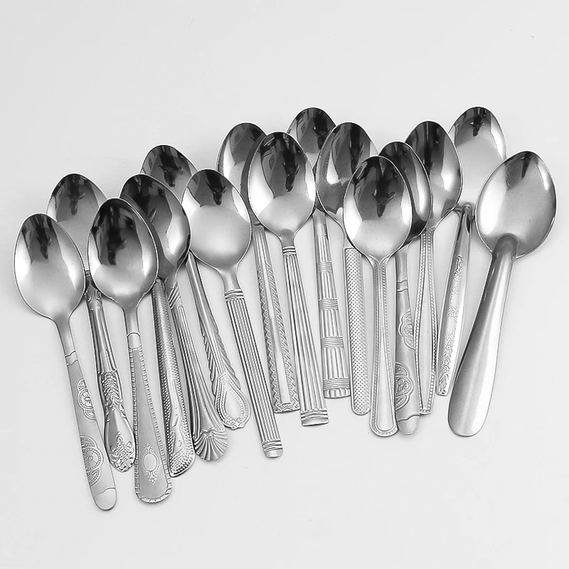 Cheap Wholesale Stainless Steel Cutlery Set 12pcs Silver Dinnerware Hanging Spoon Set For Supermarket