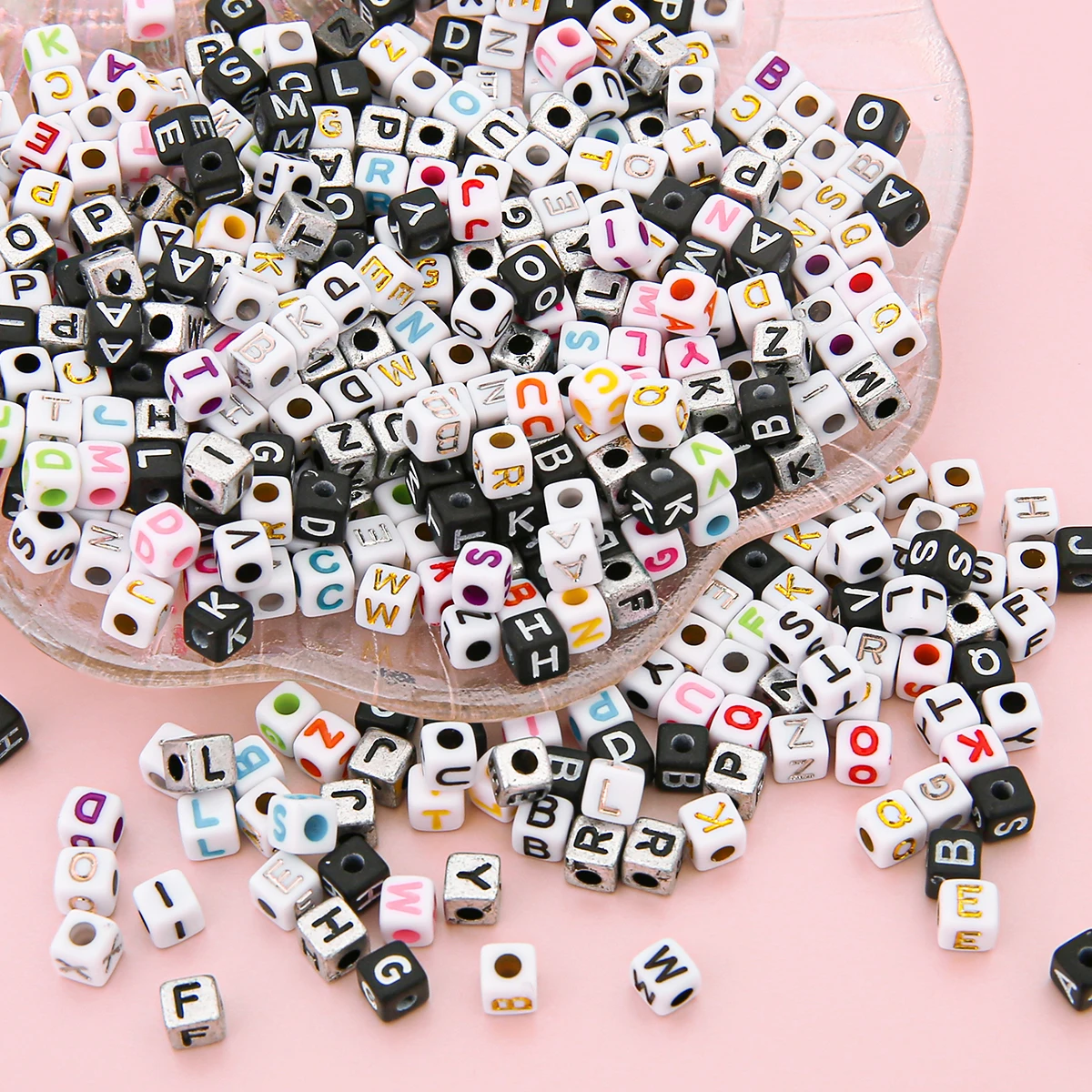 Factory Price Colorful Loose Acrylic English Cube Letter Beads Square Alphabet Beaded For Diy Bracelet bag Other Jewelry Making