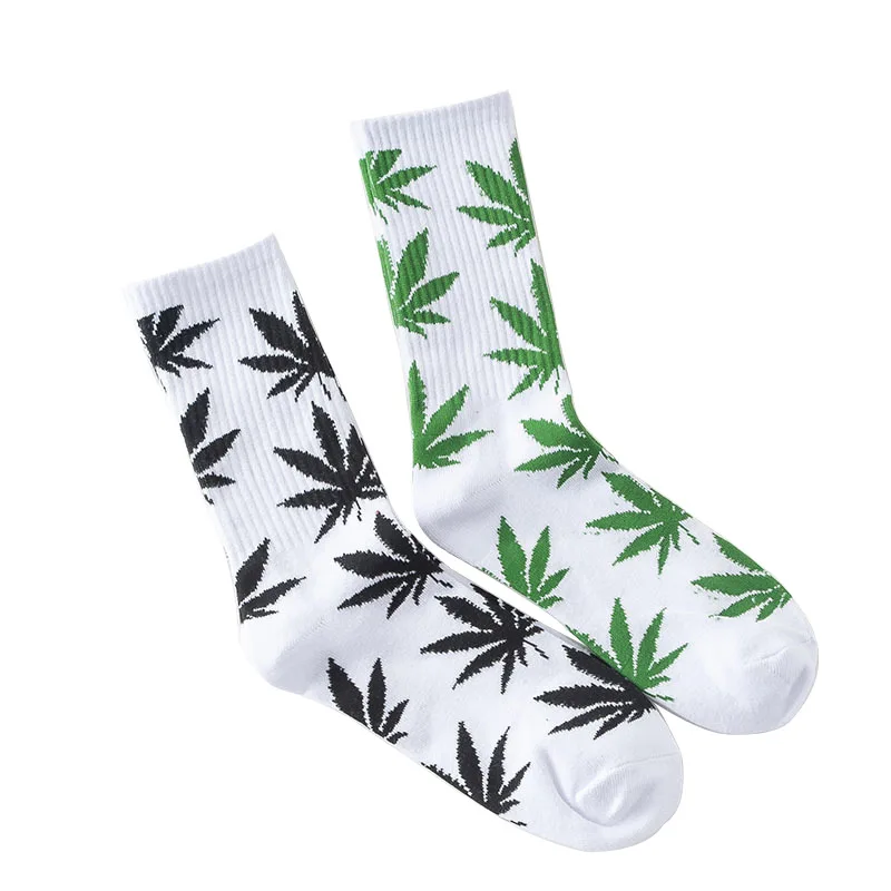 Autumn and winter new style cotton maple leaf hip hop socks individual leaf sports socks wholesale