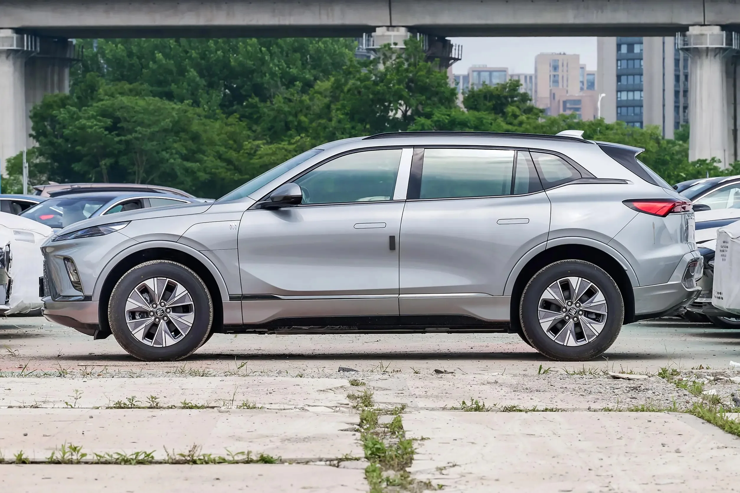 2024Buick E5 Pioneer Pro: Премиум электрический внедорожник с расширенными интеллектуальными функциями и просторным интерьером
