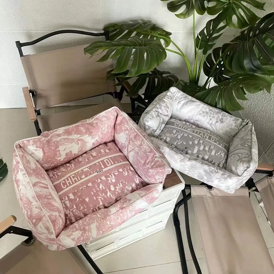 Cute Design D Classic Letter Spelling Correctly Luxury Brand Warm Dog Bed