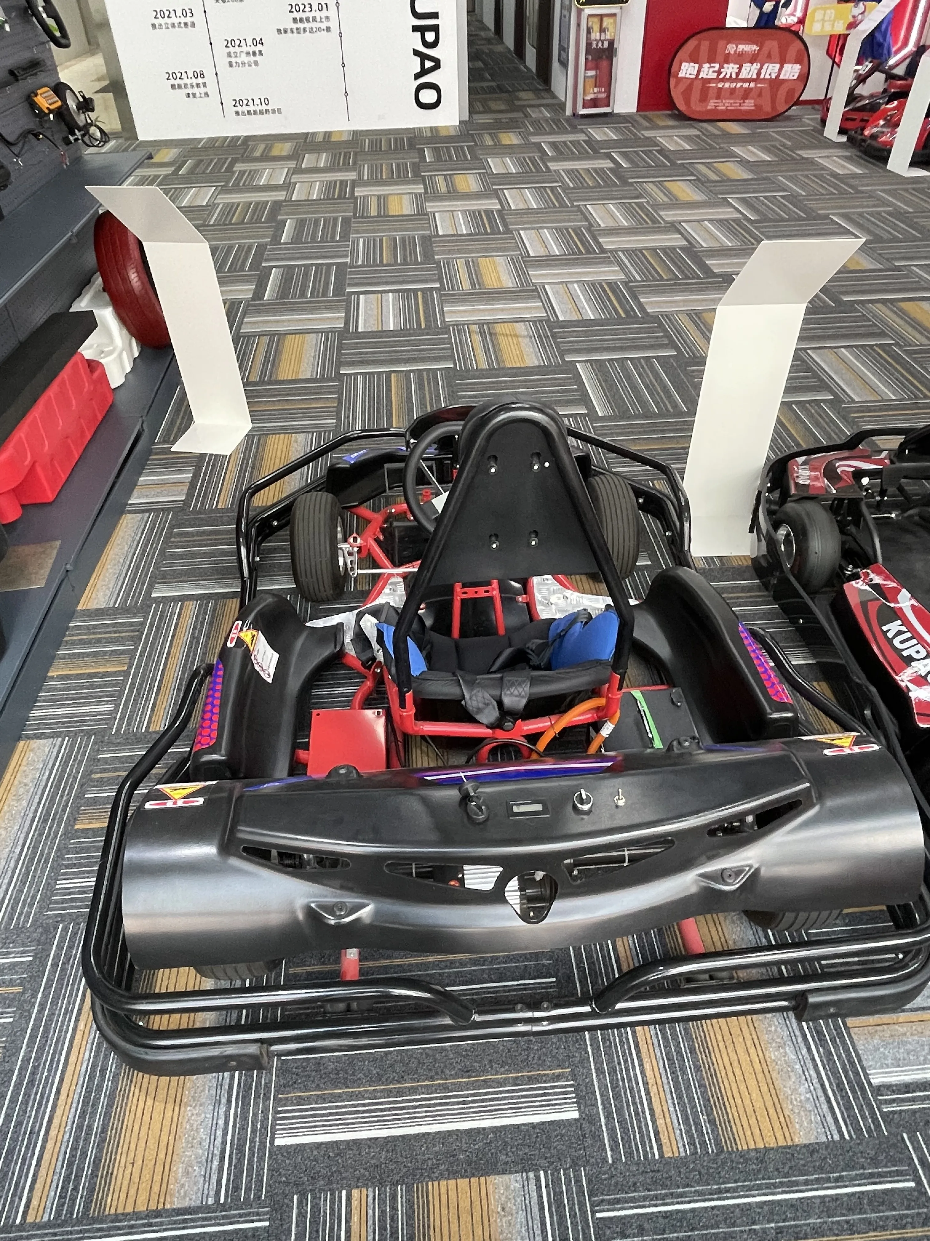 Дифференциальные двигатели высокой мощности электрический сигнал Go Karts для взрослых 1500 Вт 72 В 20 А/ч литиевые