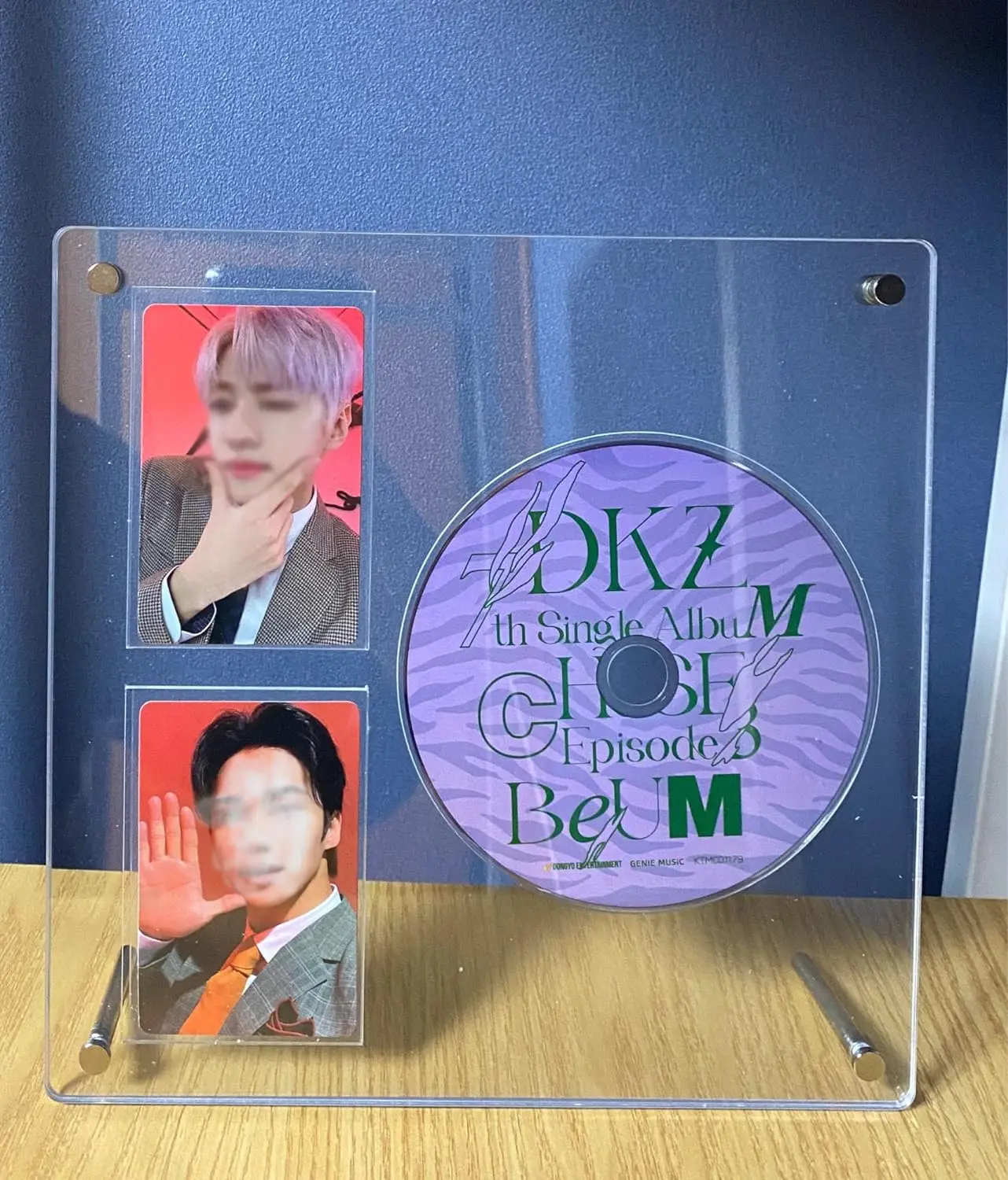 Promotional  Acrylic Album CD/Photocard Display Stand, Holds 2 Photocards Display Frame Clear Shelf Photocard Display Frame Phot