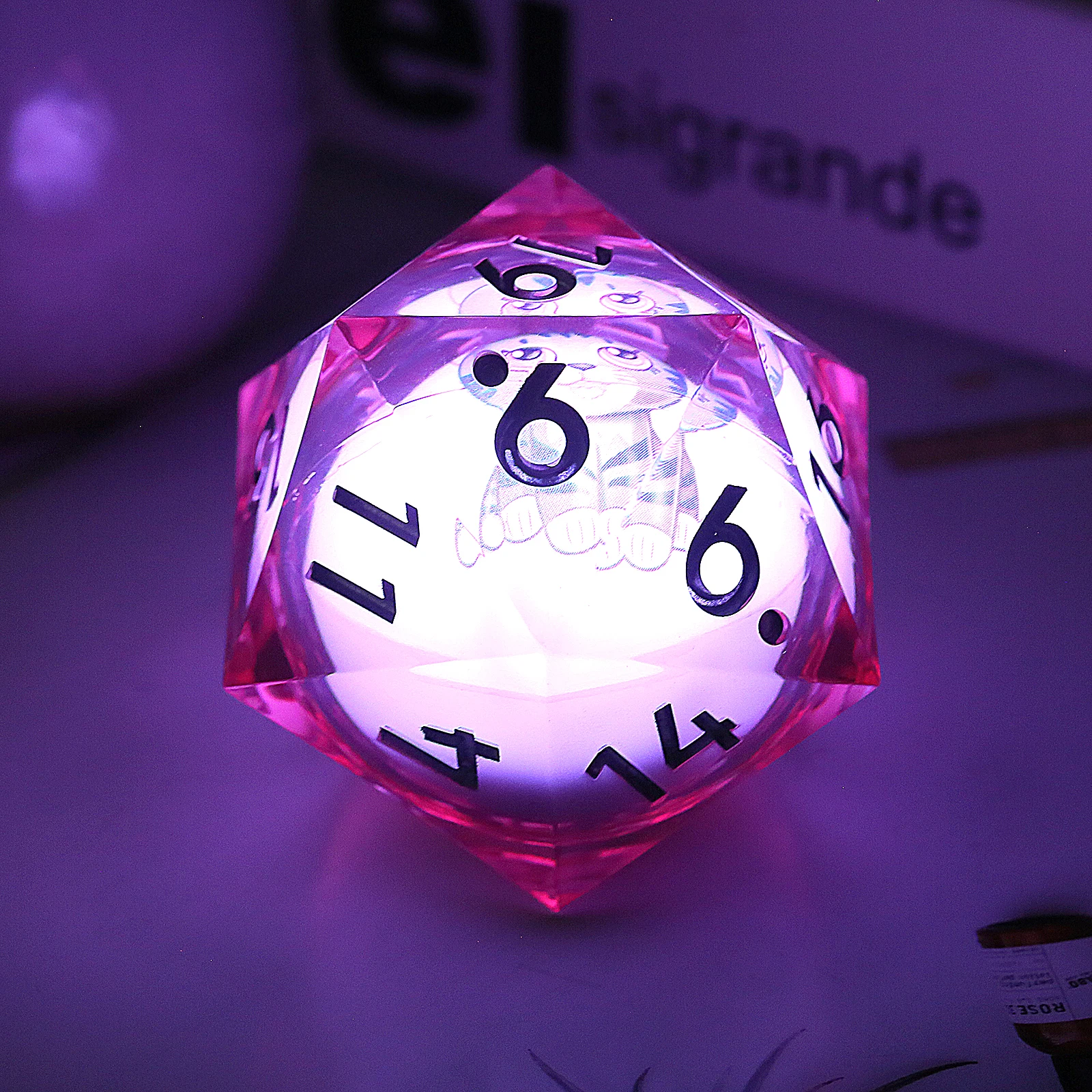 55mm LED D20 Dice Sharp Edge Resin D&D Dice D20 with Cat Dungeons and Dragons DND Dice D20 for Role Playing Game