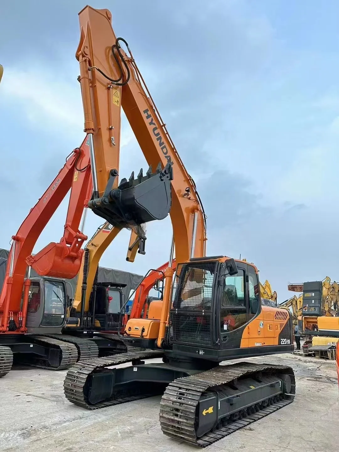 Used Hyundai R220-9s 22tons excavators good condition crawler machine used Hyundai R220-9s excavators