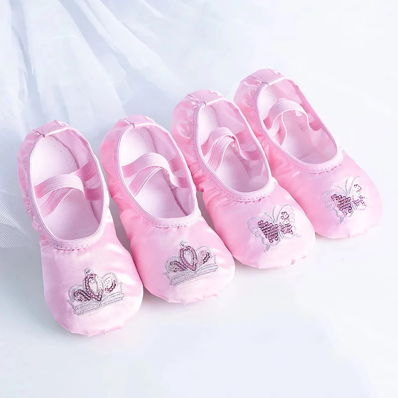 Балетки на плоской подошве для девочек; Детская танцевальная обувь с мягкой подошвой; Детские балетки с вышивкой и блестками