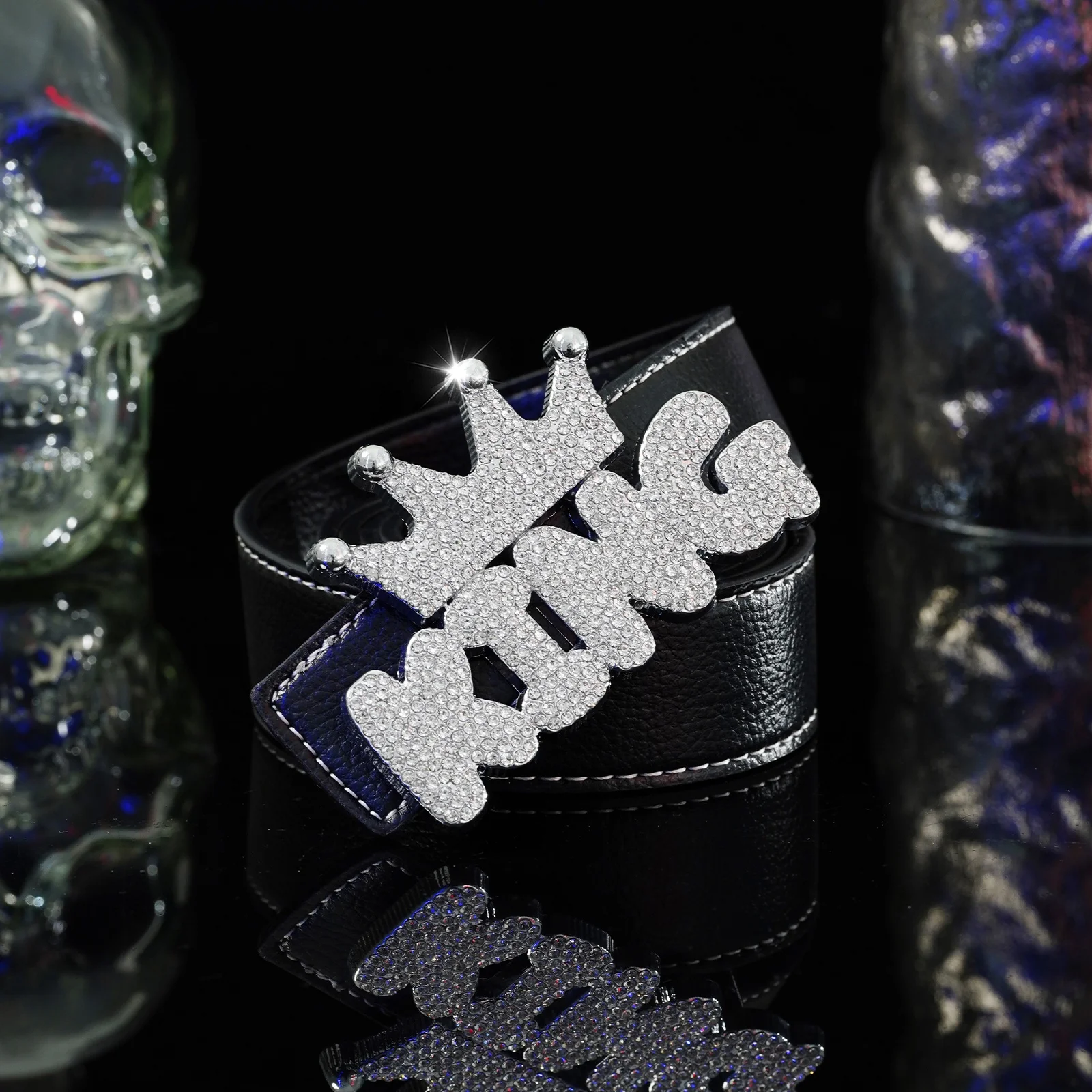 Fashionable Men Western Belt Special Meaning Silver Plated Buckle Letter KING with Crown for Major Occasion Wear