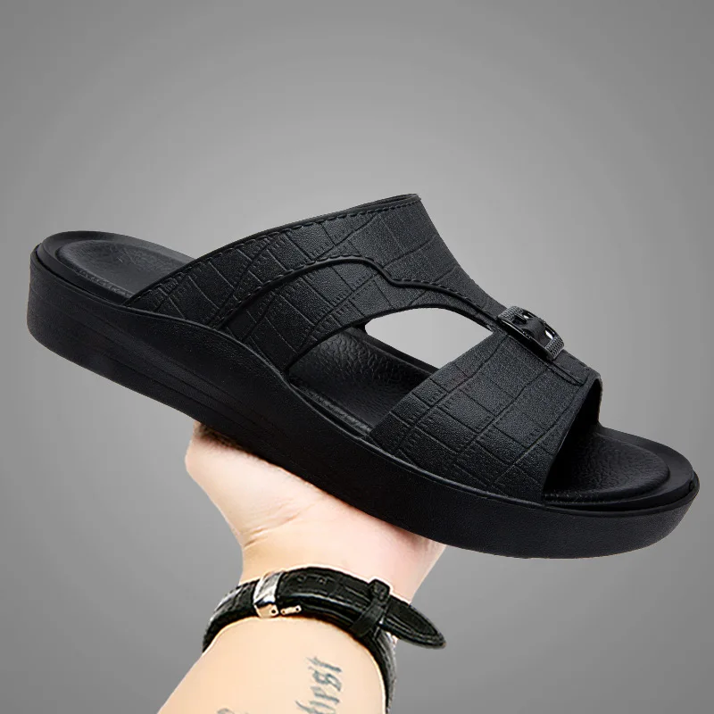 Fashionable Leather Sandals for Men Lightweight Thick Sole Comfort Slides with Waterproof Feature PU Insole for Winter