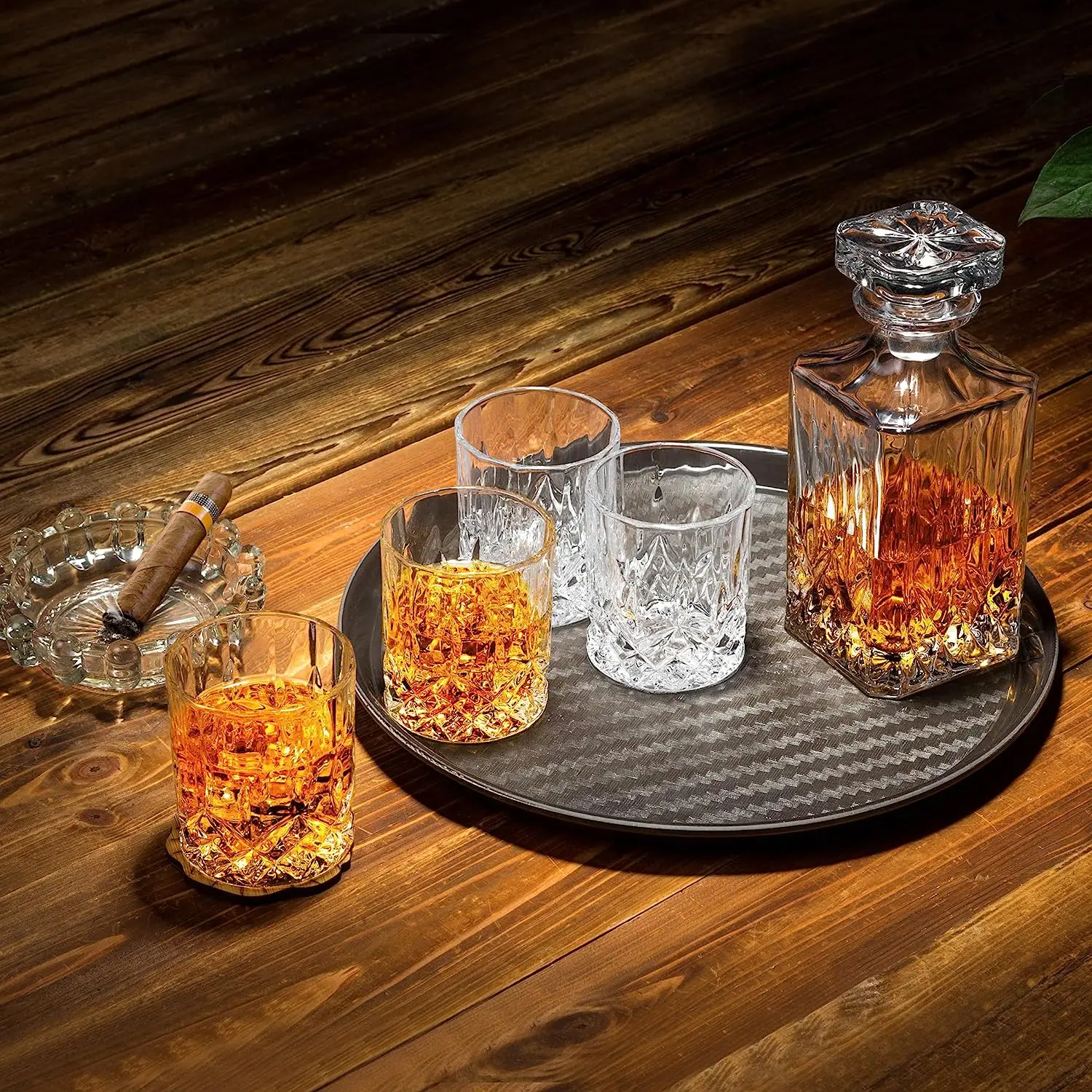 Factory Sell Best Price Wholesale Fashioned High Quality Crystal  Glass Whiskey Decanter And 4 Whiskey Glasses Set