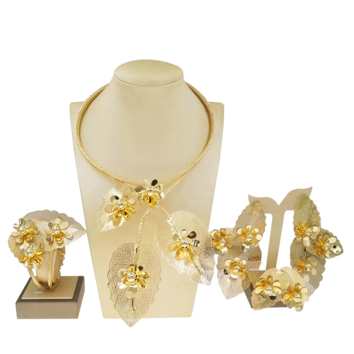 Zhuerrui Hot Selling Gold Brass Jewelry Set Leaf Shape Flowers Necklace Jewelry Sets High-end Bridal Wedding Accessories H50046