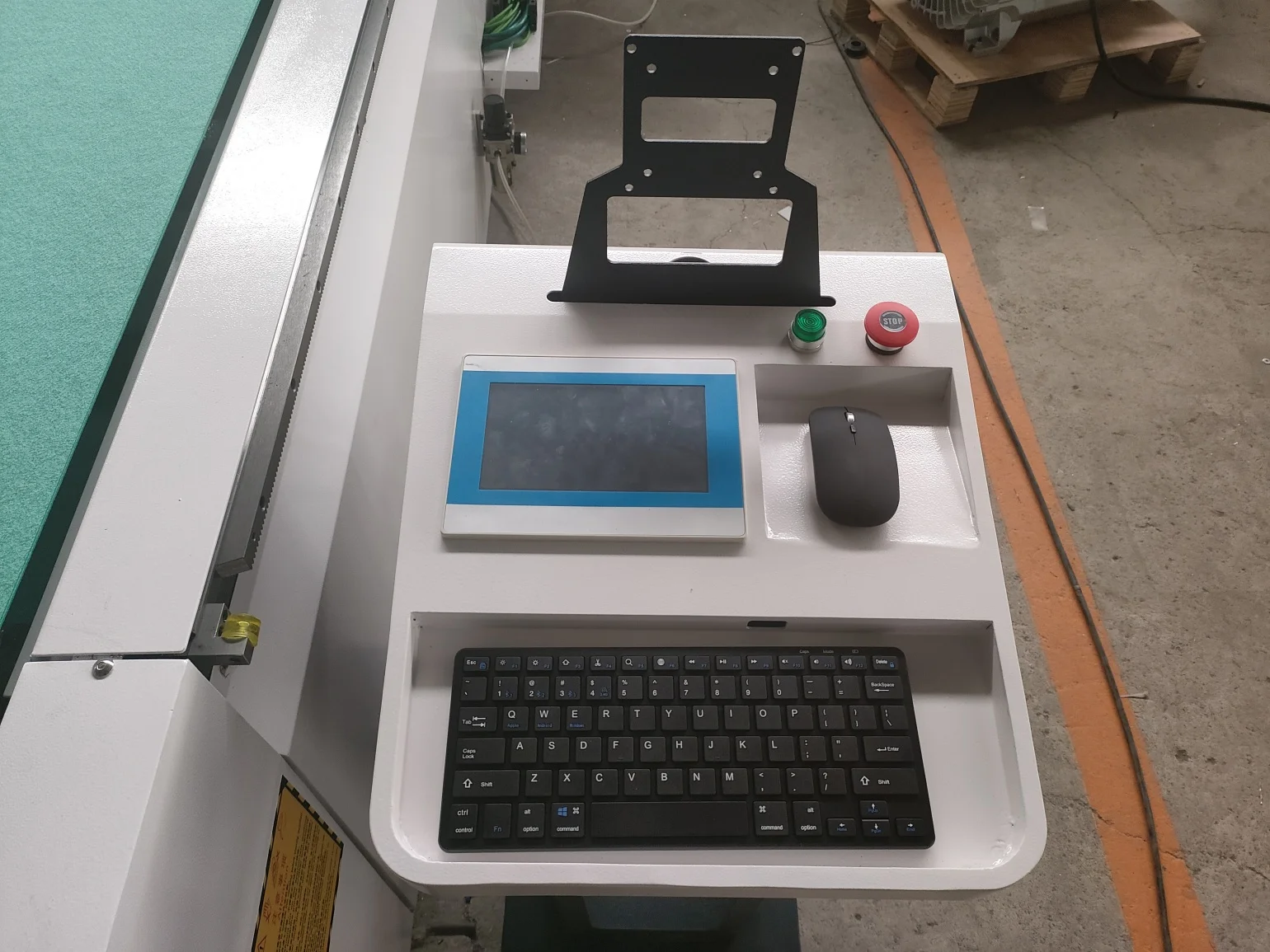 Factory Selling CNC Cutting Machine Digital Cutter For Cardboard Corrugated Box Kraft Paper PVC Board