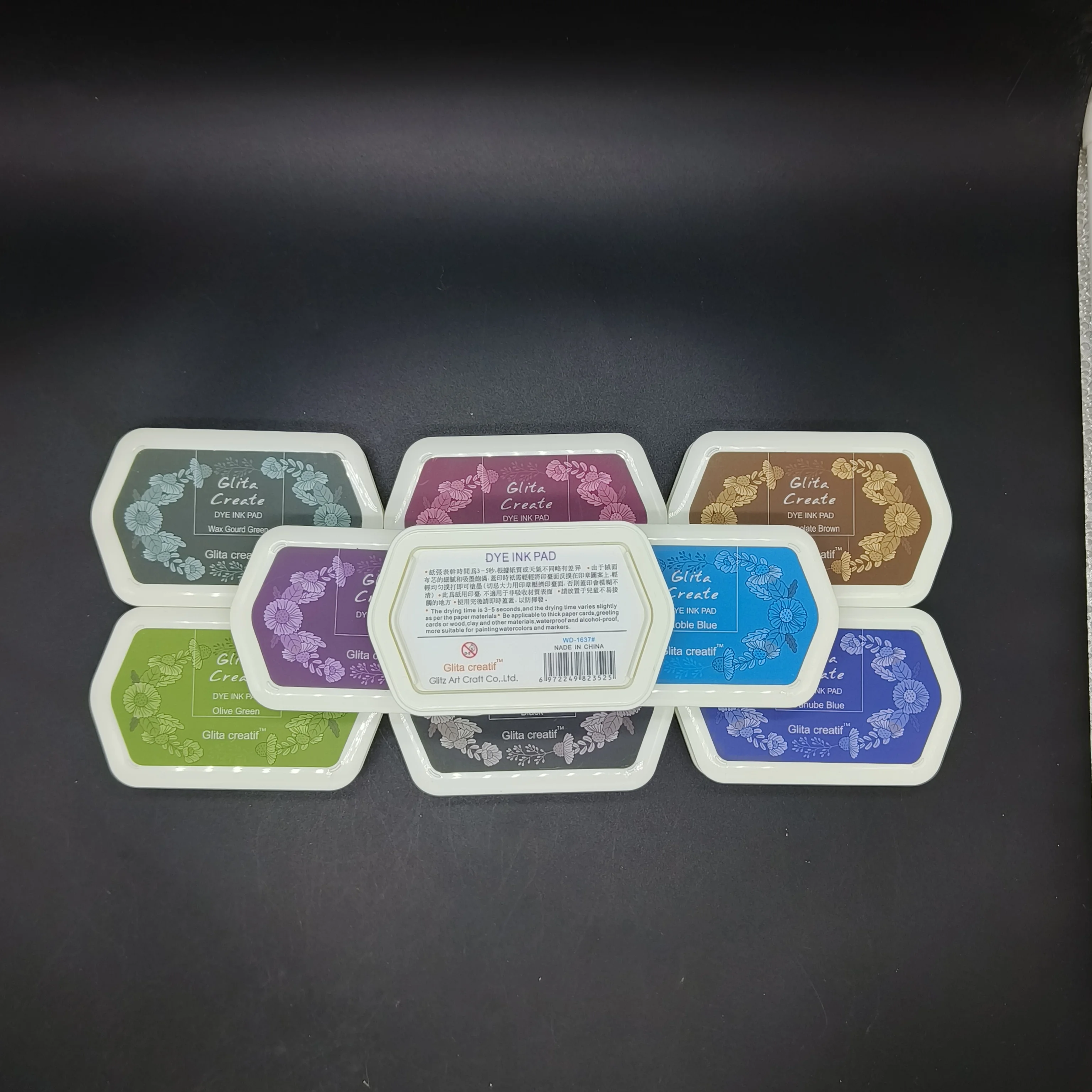 High quality oil-based dye ink pad Colorful Dye Inkpad Plastic Cards and paper craft Ink Pad For Decoration Scrapbooking