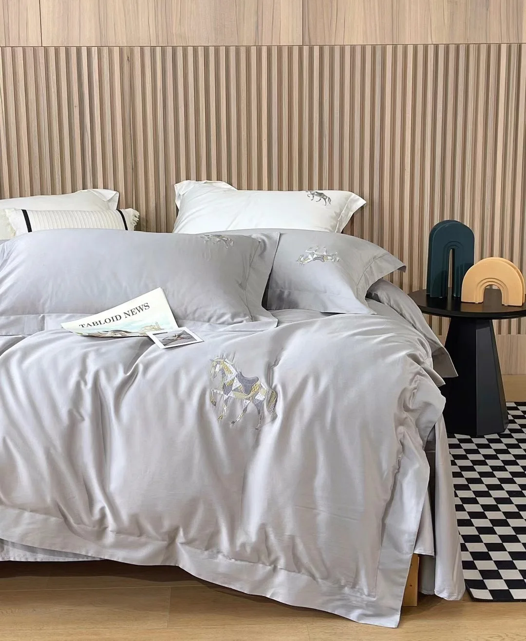 China manufacturer embroidery 100% polyester  bed sheet set