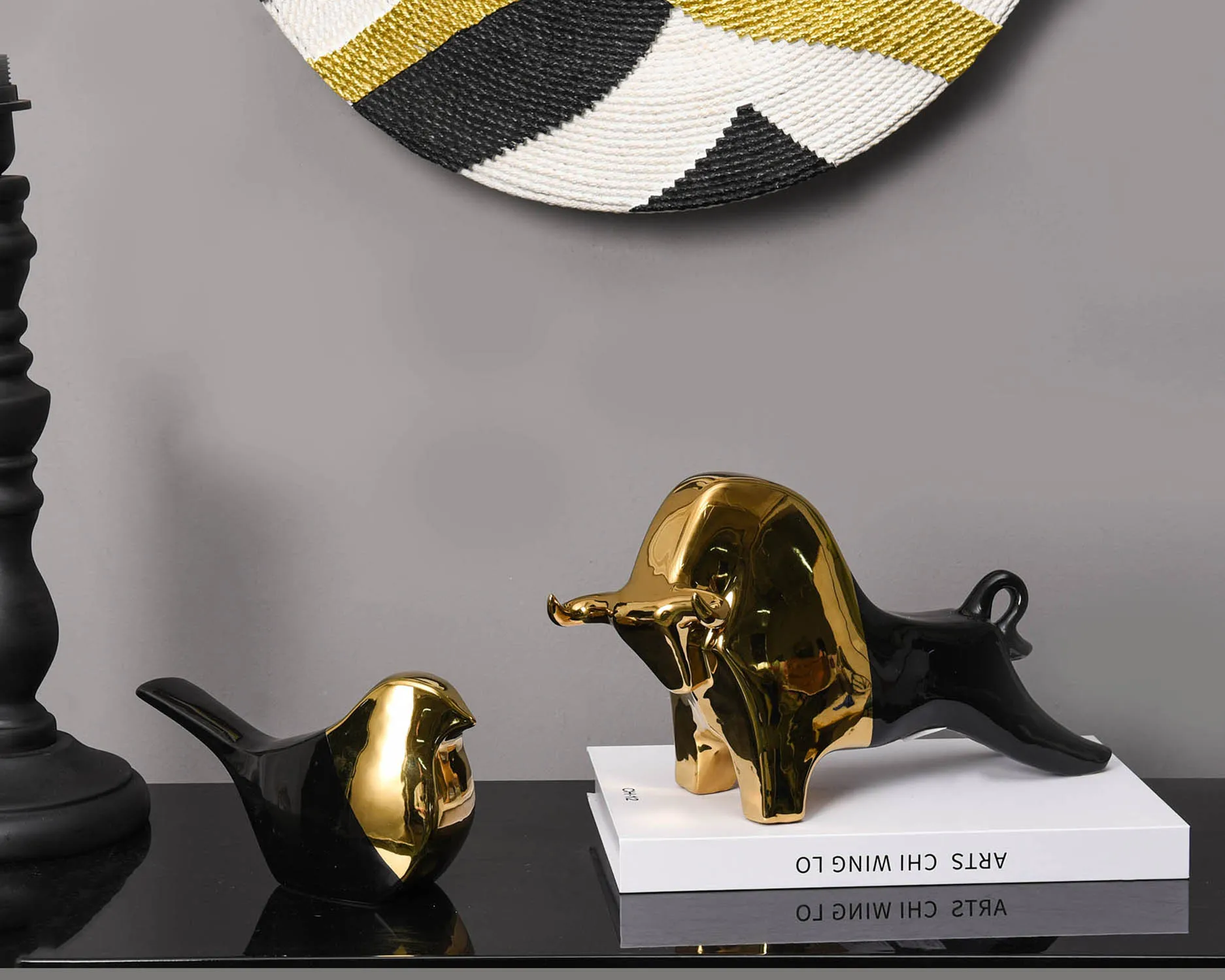 Wholesale handmade ceramic crafts, animal art, ceramic bull statue decoration, ceramic home decor