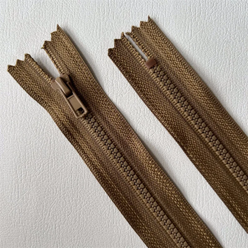 Wholesale Factory Price Dyeable Tape Close-end Plastic Zipper