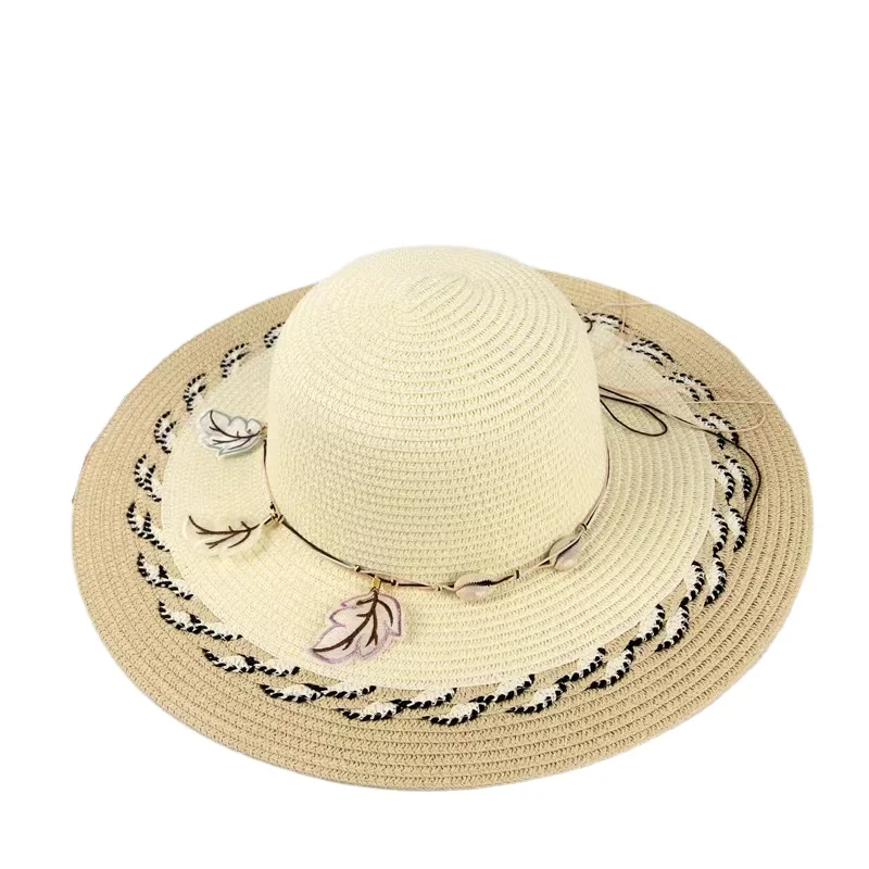 Женская соломенная шляпа с широкими полями