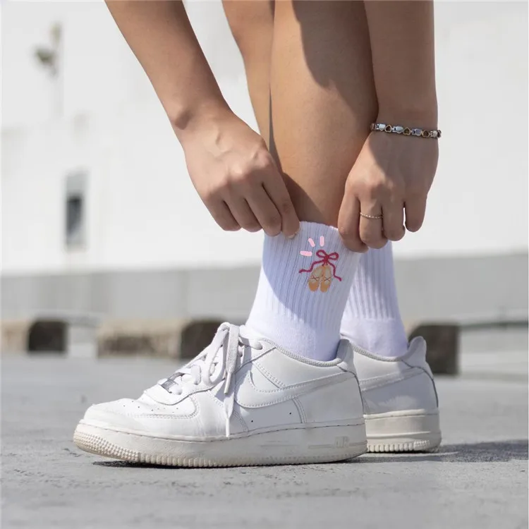 Non Slip yoga custom grip socks pilates for women breathable and comfortable white grip socks pilates custom logo