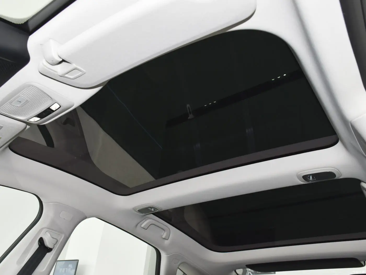 Factory Direct Sales Xiaopeng P7 High-speed Electric Car, High-speed Electric Coupe, 4-door 5-seater Long-range Electric