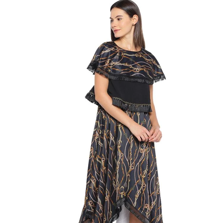 Черное асимметричное платье с принтом