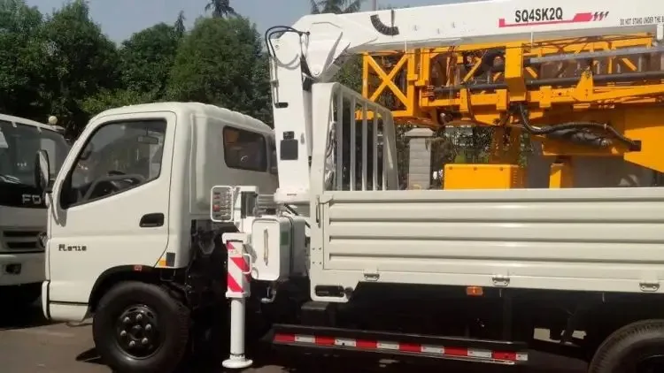 Top brand SQ4SK2Q 4 ton straight arm truck mounted crane 4ton 3 ton 2 ton mini Jib truck mounted crane best price for sale