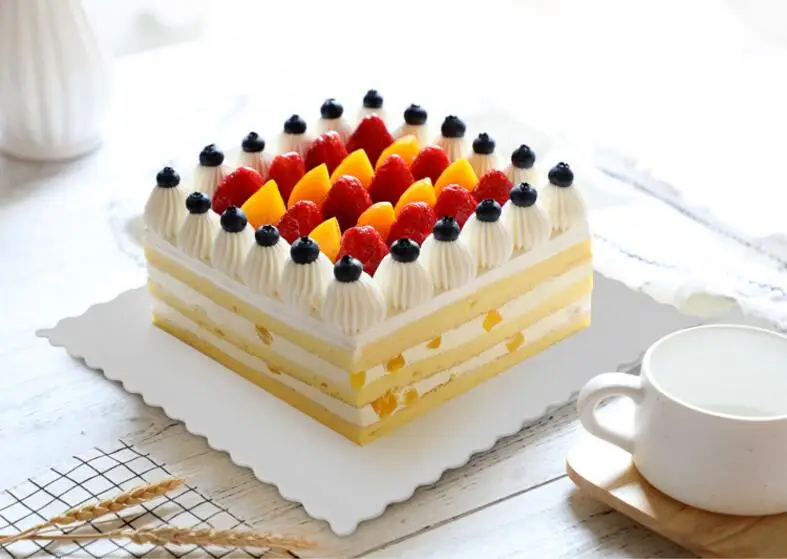
Food Grade white cardboard base 4 6 8 10 12 size round golden paper cake stand board mini cake board gold sheet foil cake boards 