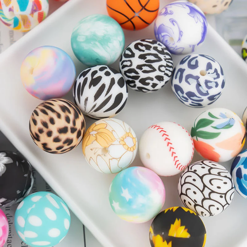 Браслет из силиконовых бусин