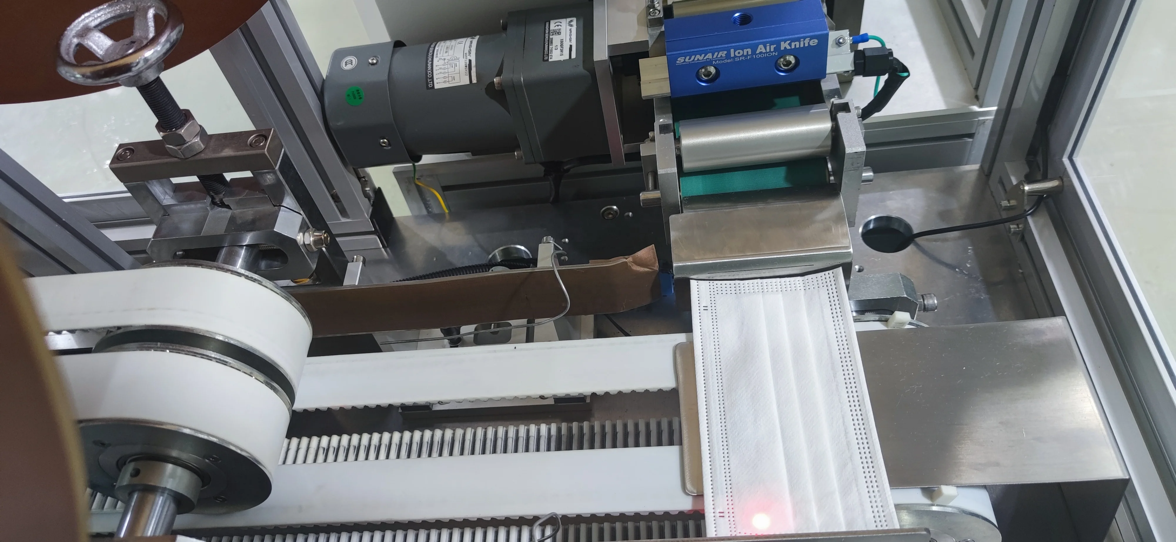 Automatic head loop mask tie on surgical masking tape making machine