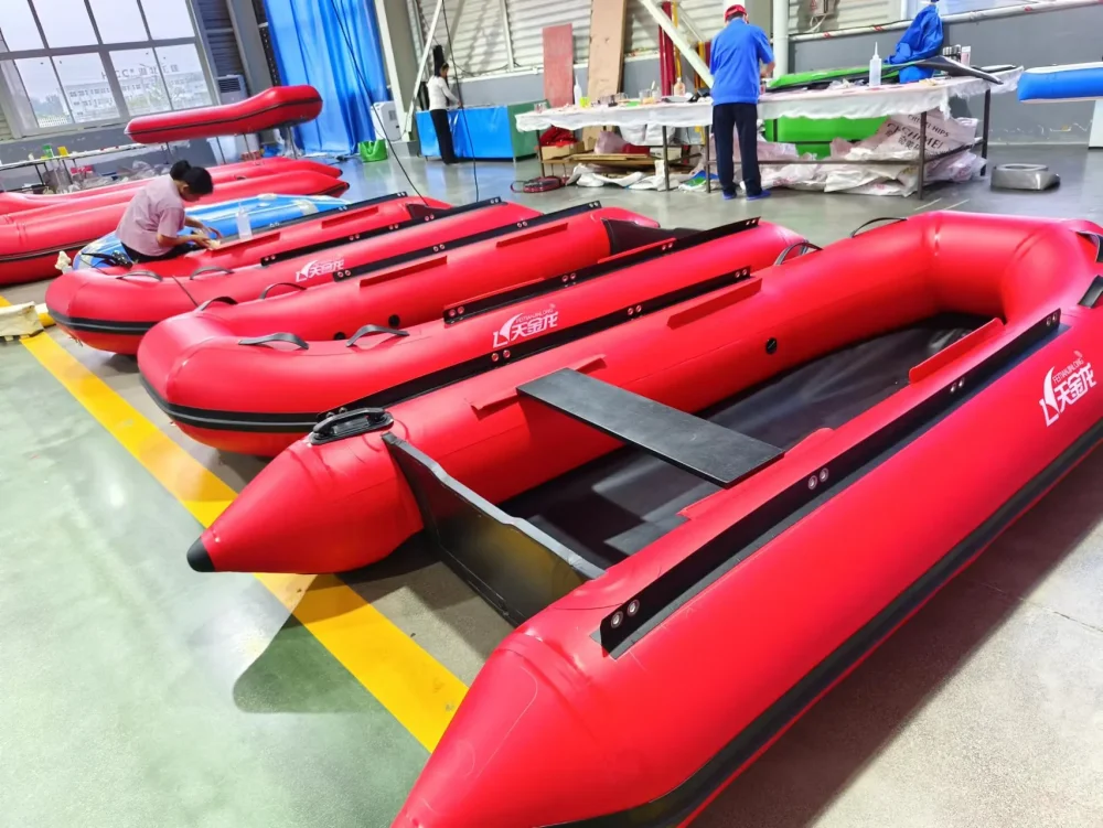 Factory Selling 9.5ft 4Person PVC Whitewater Inflatable River Rafting Boat