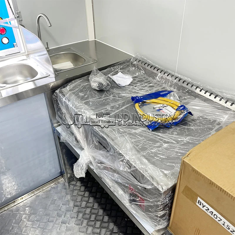 UrDream Mobile Bar Trailers Coffee Foodtrucks Food Truck Trailer Hot Dogs Ice Cream Mobile Food Cart With Full Kitchen