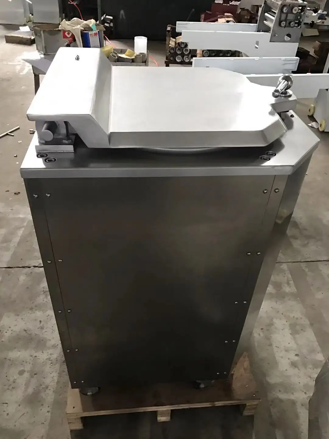 Industrial hydraulic dough divider rounder bakery dough divider cutting machine for bread